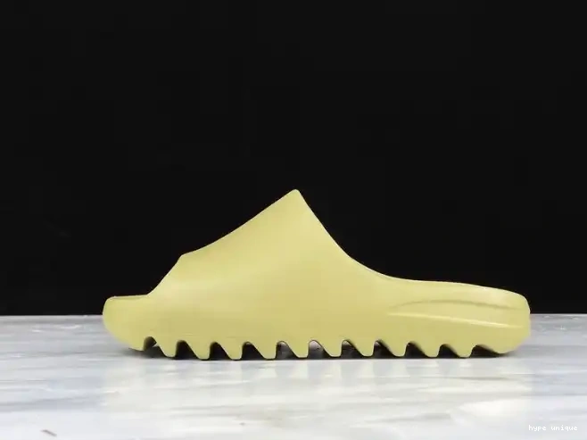 hype Yeezy Slides 'Resin' Adidas FX0494 0605